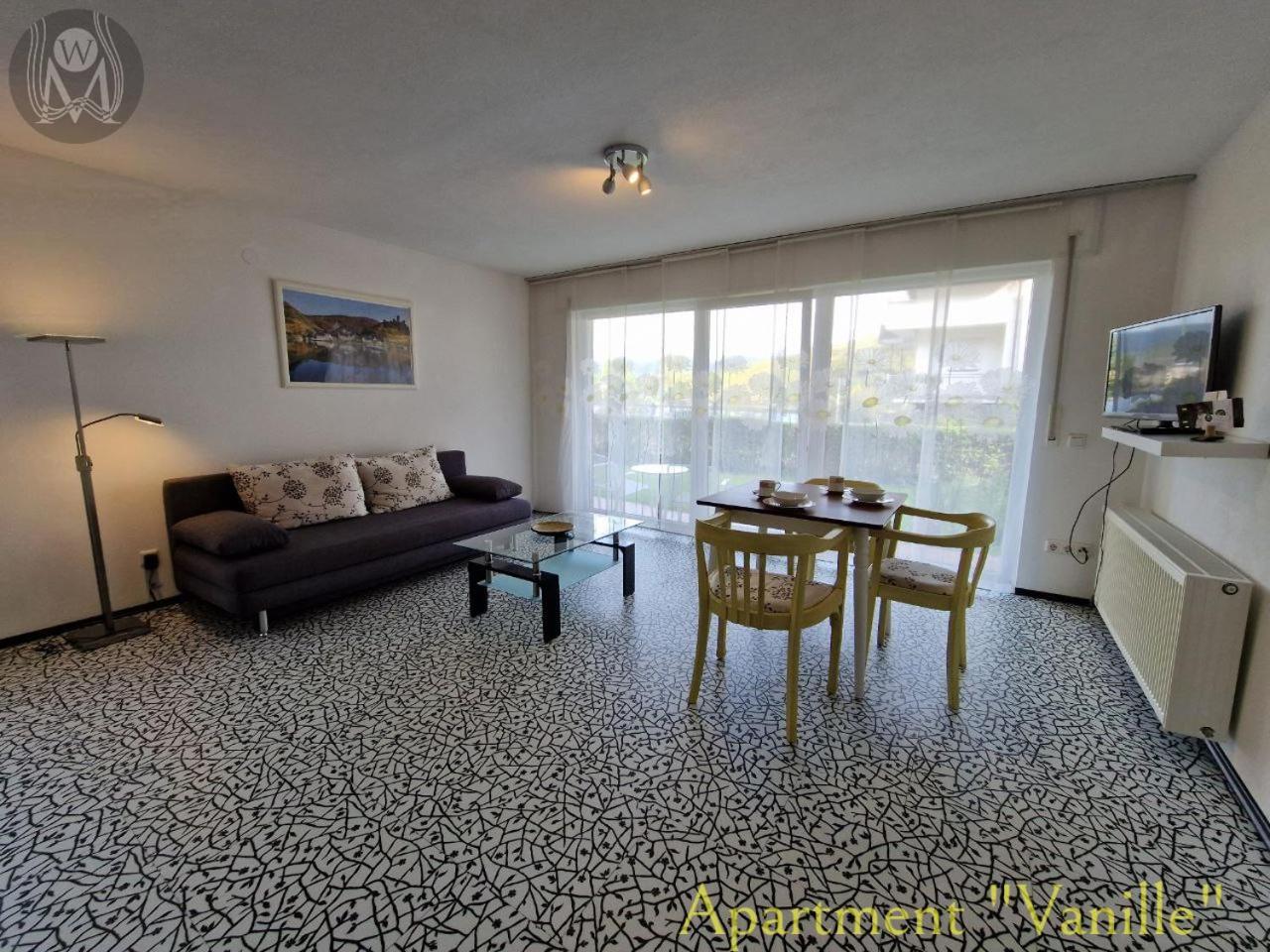 Appartement Weingut Im Moselkrampen à Ellenz-Poltersdorf Extérieur photo