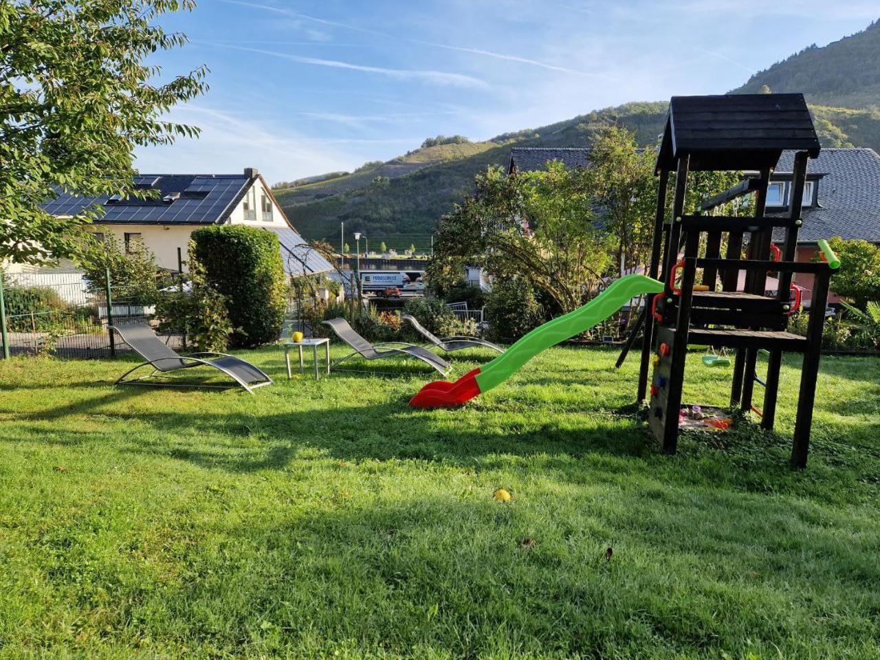 Appartement Weingut Im Moselkrampen à Ellenz-Poltersdorf Extérieur photo