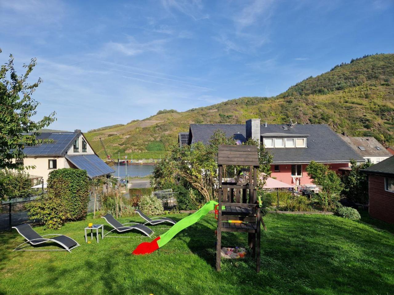 Appartement Weingut Im Moselkrampen à Ellenz-Poltersdorf Extérieur photo